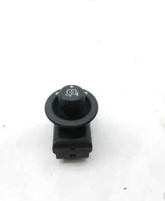 Wing mirror switch