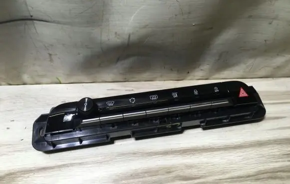 Citroen C5 Aircross Climate control unit 9828018177