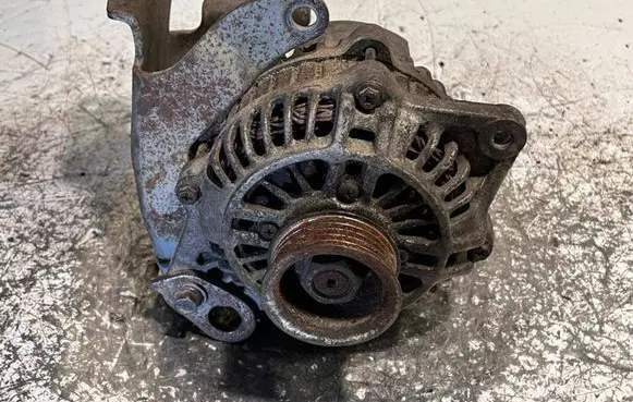 Subaru Impreza I Generator/alternator 23700aa3901