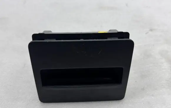 Skoda Octavia Mk3 (5E) Ashtray (rear) 5E0863284B 5E0863284