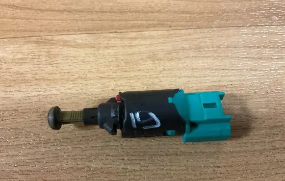 Peugeot 407 Brake pedal sensor switch 9650688480