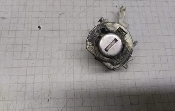 Audi 100 S4 C4 Front door lock (next to the handle) 