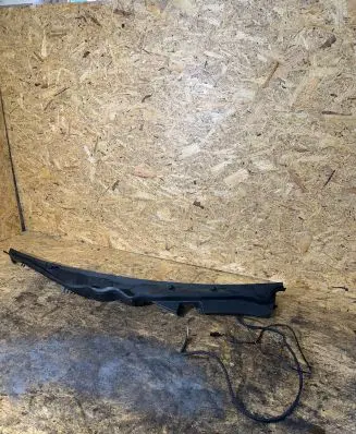 Mercedes-Benz E W212 Wiper trim A2128301013 A2128300013