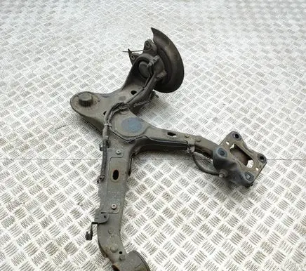 Opel Vivaro Rear wheel hub 9807505080