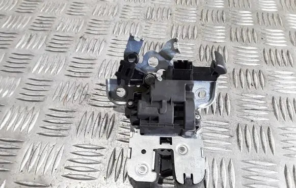 Volkswagen Jetta VI Tailgate/trunk/boot lock/catch/latch 5C6827505D
