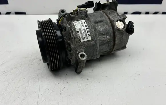 Volvo S60 Air conditioning (A/C) compressor (pump) 31332528