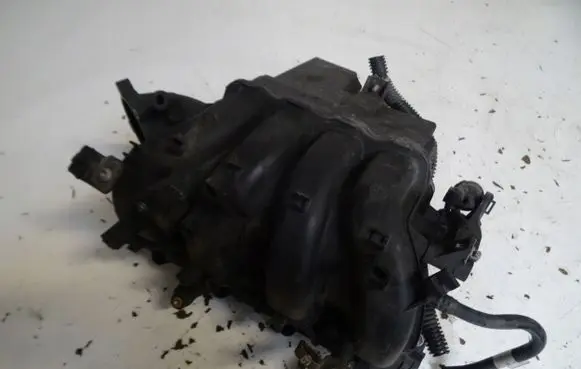 Opel Astra J Intake manifold 55561187