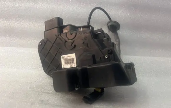 Volvo V70 Rear door lock 31253920 986920100