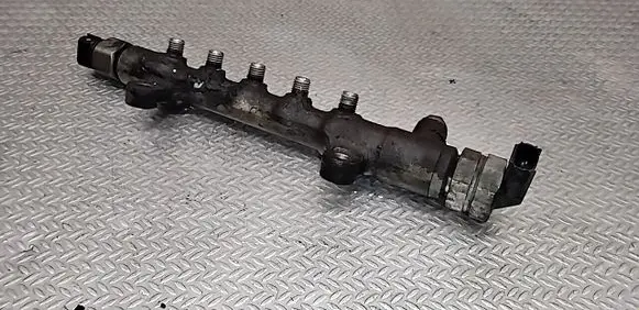 Toyota Avensis T270 Fuel main line pipe 8945820050