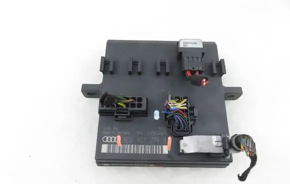 Audi A4 S4 B6 8E 8H Light module LCM 8E0907279B