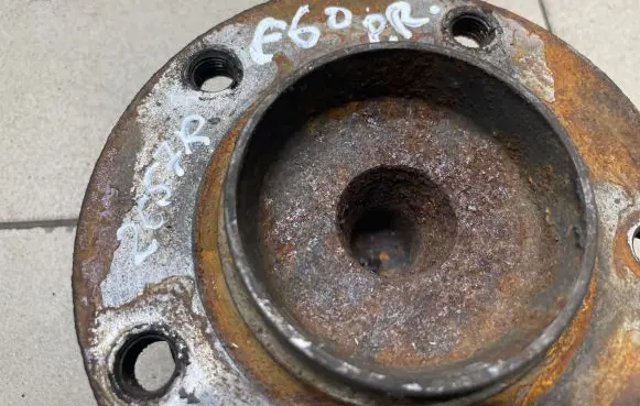 BMW 5 E60 E61 Front wheel bearing hub 