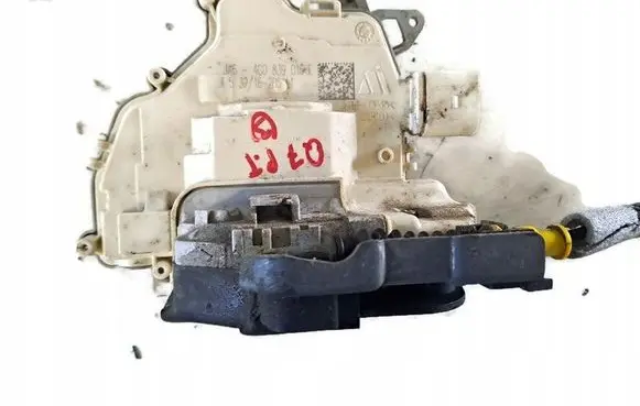 Audi Q7 4M Rear door lock 4M0839461A