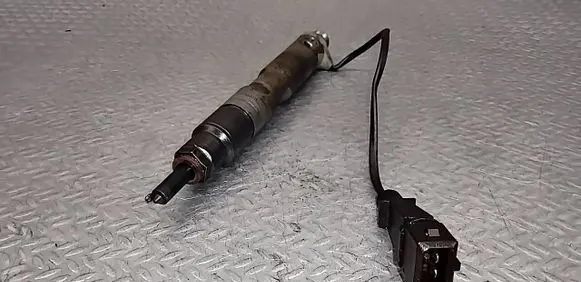 Volkswagen Golf IV Fuel injector 028130202Q