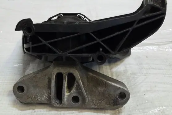 Opel Grandland X Engine mount vacuum valve 9820297580