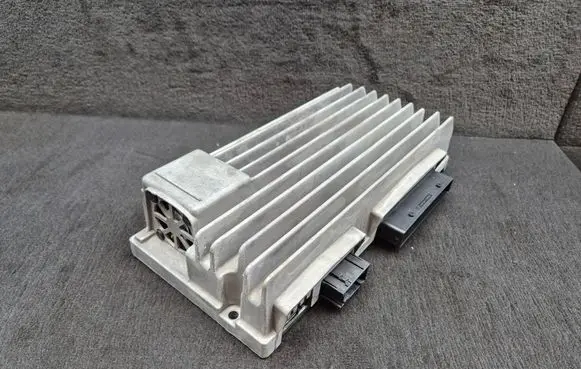 Audi A4 S4 B8 8K Sound amplifier 8T1035223A