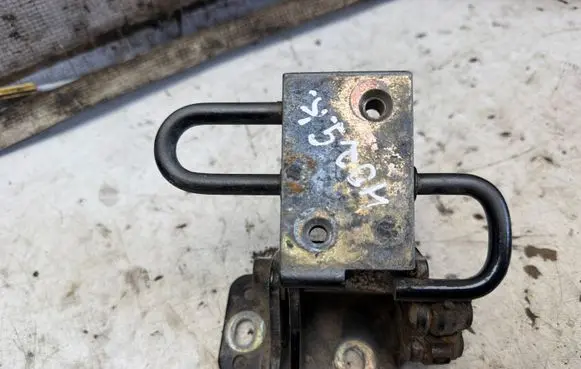 Audi A6 S6 C5 4B Rear door lower hinge 4B0833411E