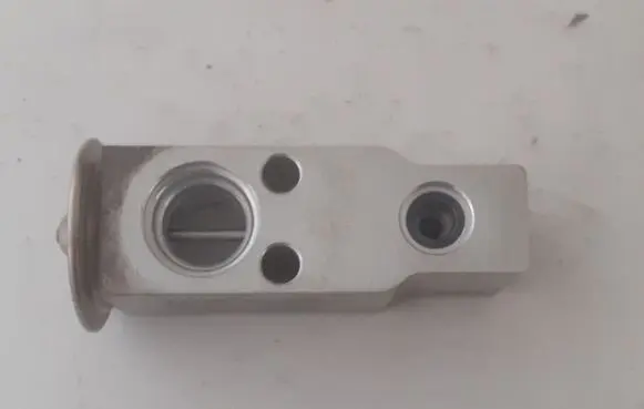 Air conditioning (A/C) expansion valve