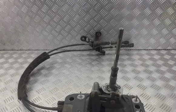 Skoda Octavia Mk2 (1Z) Gear selector/shifter in gearbox 1Q0711049C