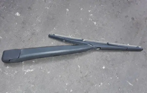 Ford Fiesta Rear wiper blade arm 8A6117406AA