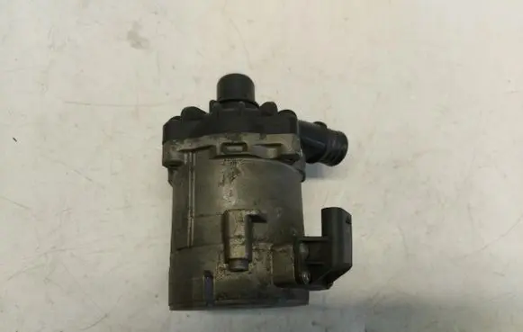 BMW 5 F10 F11 Water pump 2284291