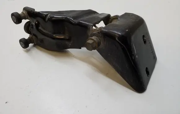 Dodge Grand Caravan Sliding door middle roller runner 05020672AD