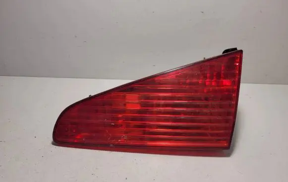 Peugeot 607 Tailgate rear/tail lights