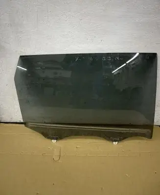 Nissan X-Trail T32 Rear door window glass 