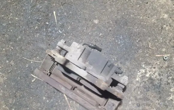 Chrysler 300 - 300C Front brake caliper
