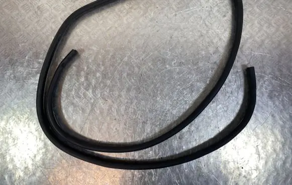 Nissan X-Trail T33 Rear door rubber seal (on body) 