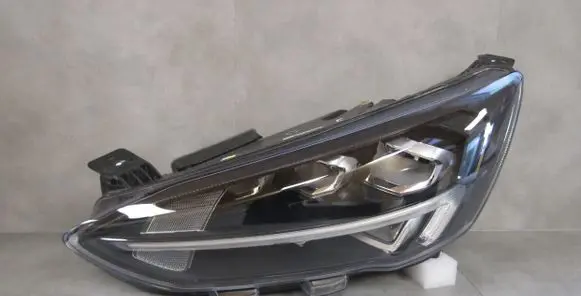 Ford Focus Headlight/headlamp JX7B13E015CE