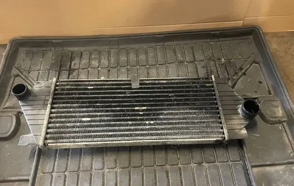 Mercedes-Benz ML W163 Intercooler radiator 1635000500 A1635000500