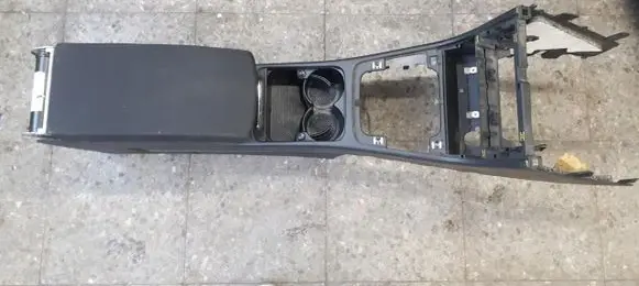 Volkswagen PASSAT B6 Armrest 3c0863319g