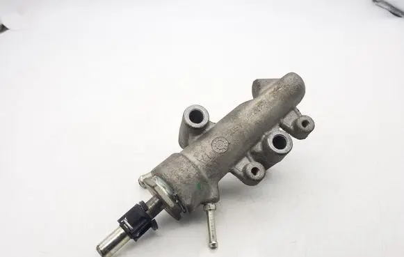 Opel Astra H Fuel pressure regulator 55202754