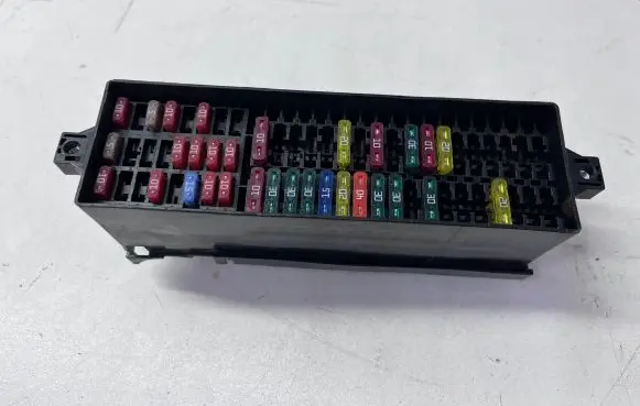 Volkswagen PASSAT B8 USA Fuse module 4739678