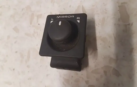 Land Rover Discovery Wing mirror switch AMR2498