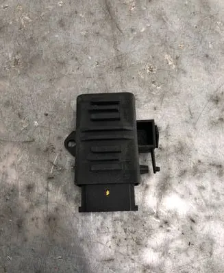 Volkswagen Golf VI Seat heating relay 5K0959772-BILI 5K0959772