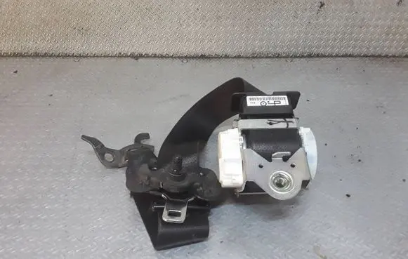 BMW 1 E81 E87 Front seatbelt 33059848C