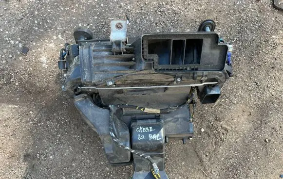 Opel Omega B2 Interior heater climate box assembly 90512506 TY720190587 AT31N6053F1A