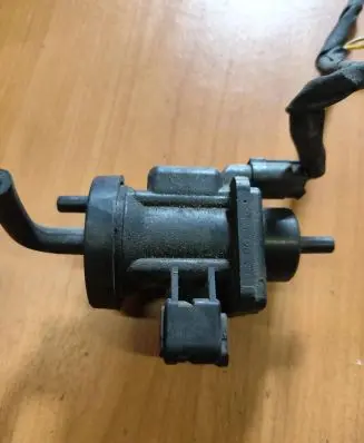 Mercedes-Benz E W124 Turbo solenoid valve 4715396