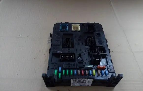 Nissan Pathfinder R51 Fuse box set 9666895680