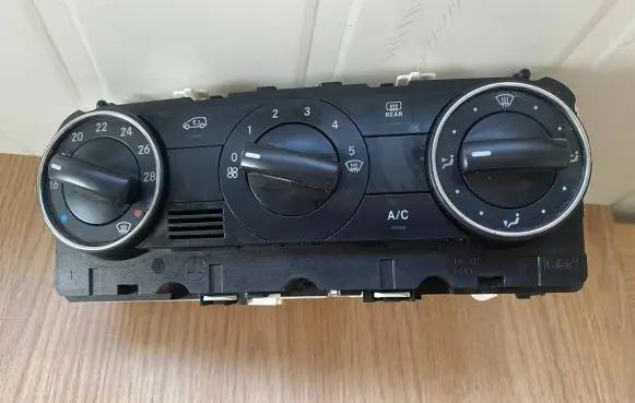 Mercedes-Benz A W169 Climate control unit A1698301585 69780008