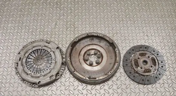 Volkswagen Golf VII Clutch set kit 03C141031D 04E141026B