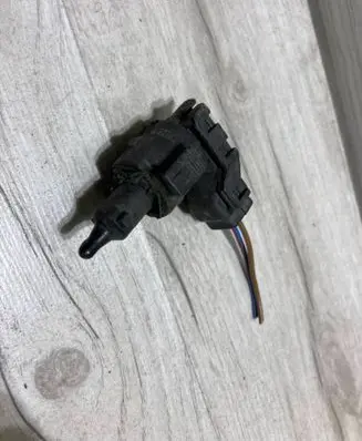 Mercedes-Benz E W124 Intake air temperature sensor 0075422117