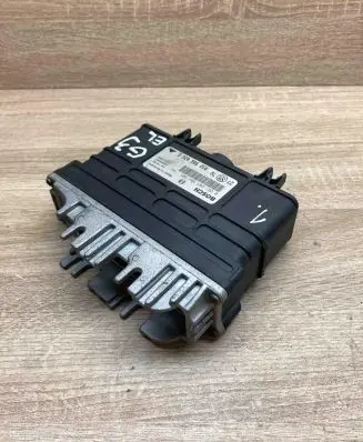 Volkswagen Golf III Engine control unit/module ECU 032906026E 0261203304