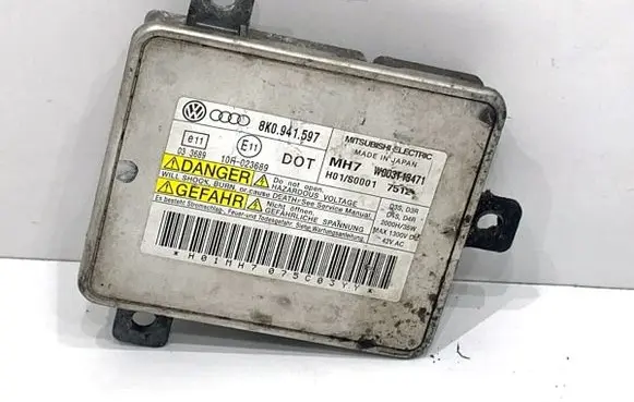 Audi A5 8T 8F Voltage converter/converter module 8K0941597