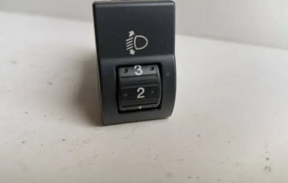 Mazda 323 Headlight level height control switch 04057810 51220 BP4K666F0