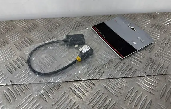 Audi Q5 SQ5 USB socket connector 4F0051510AL