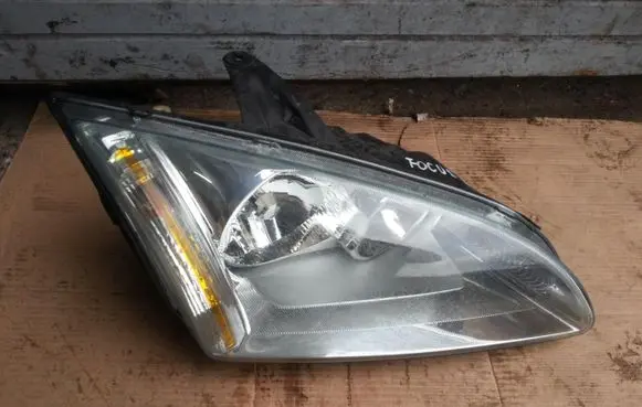Ford Focus Headlight/headlamp