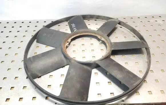 BMW 5 E39 Fan impeller 2243303 6600100000