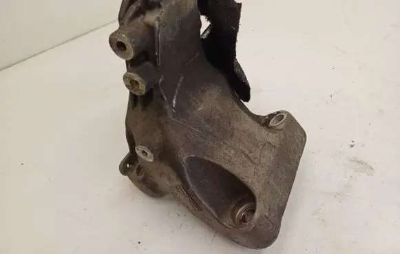 Maserati Quattroporte Engine mounting bracket 285966S